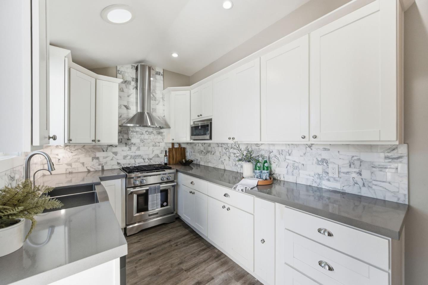 Detail Gallery Image 17 of 37 For 1515 Ridge Rd, Belmont,  CA 94002 - 4 Beds | 2 Baths