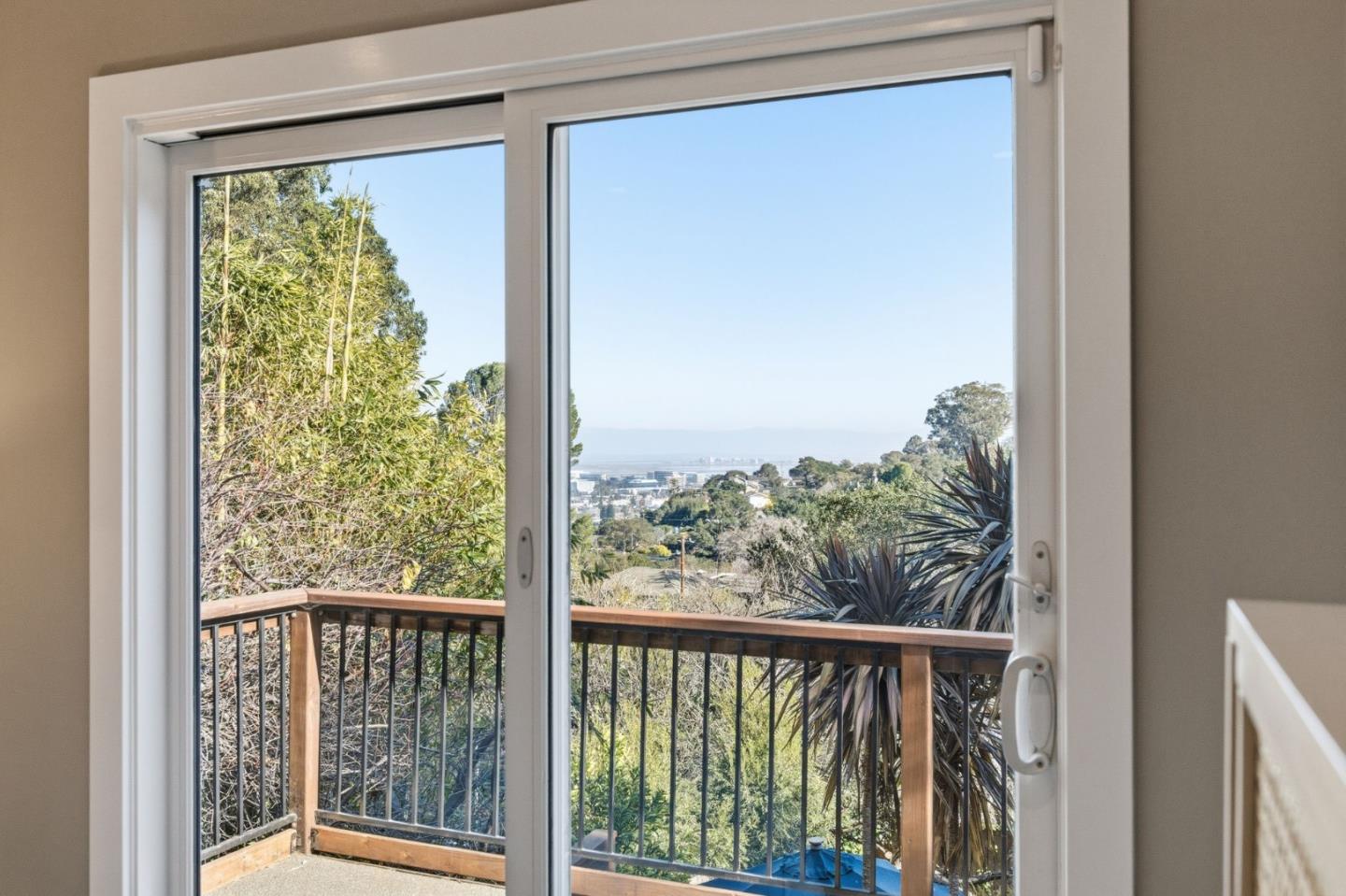 Detail Gallery Image 24 of 37 For 1515 Ridge Rd, Belmont,  CA 94002 - 4 Beds | 2 Baths