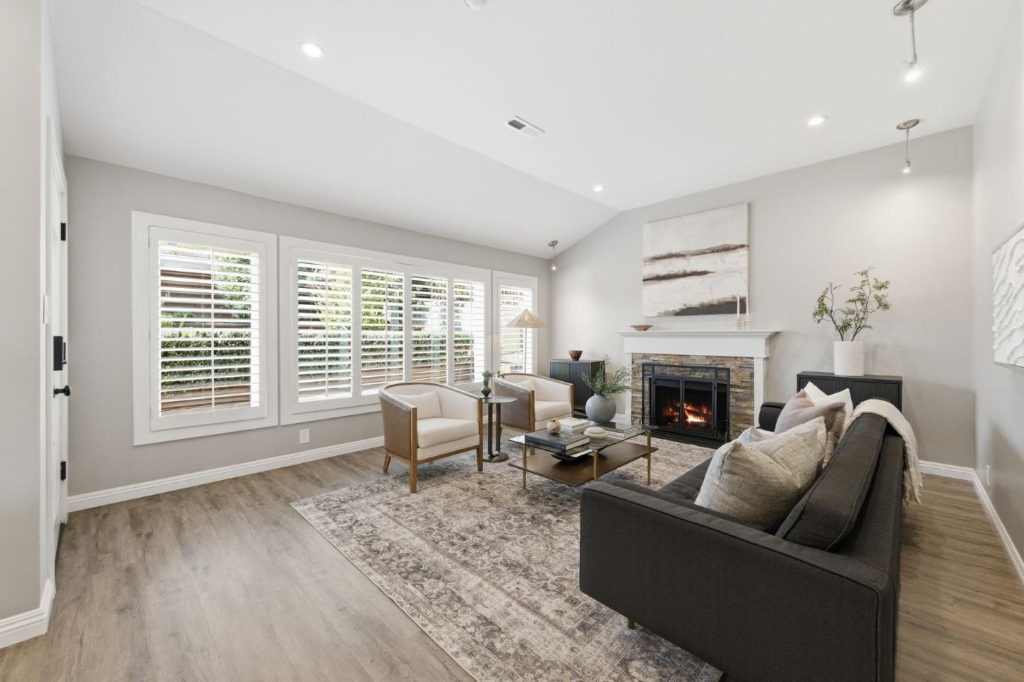 Detail Gallery Image 9 of 37 For 1515 Ridge Rd, Belmont,  CA 94002 - 4 Beds | 2 Baths