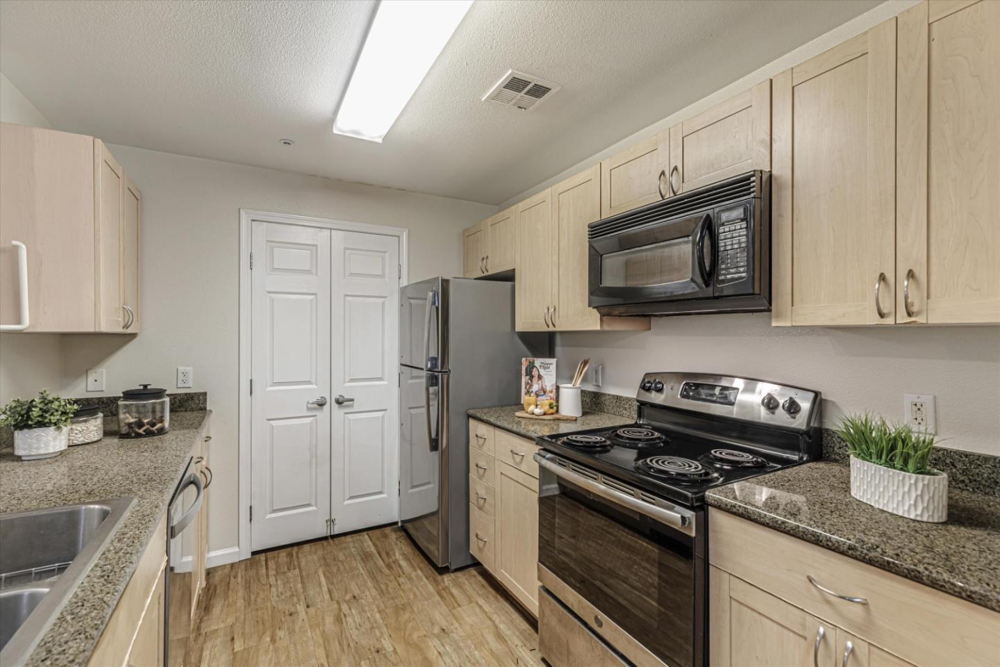 Detail Gallery Image 11 of 45 For 1550 Technology Dr #3105,  San Jose,  CA 95110 - 2 Beds | 2 Baths