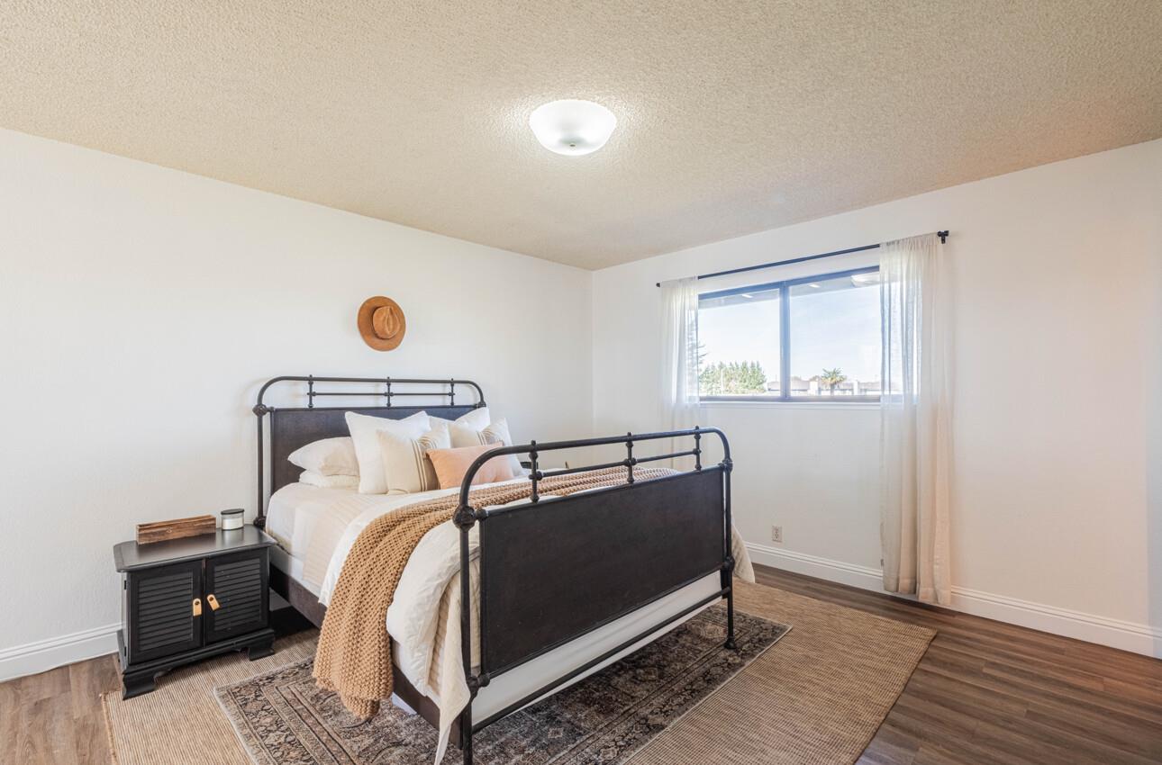 Detail Gallery Image 16 of 39 For 330 Woodside Dr #105,  Salinas,  CA 93901 - 3 Beds | 2 Baths