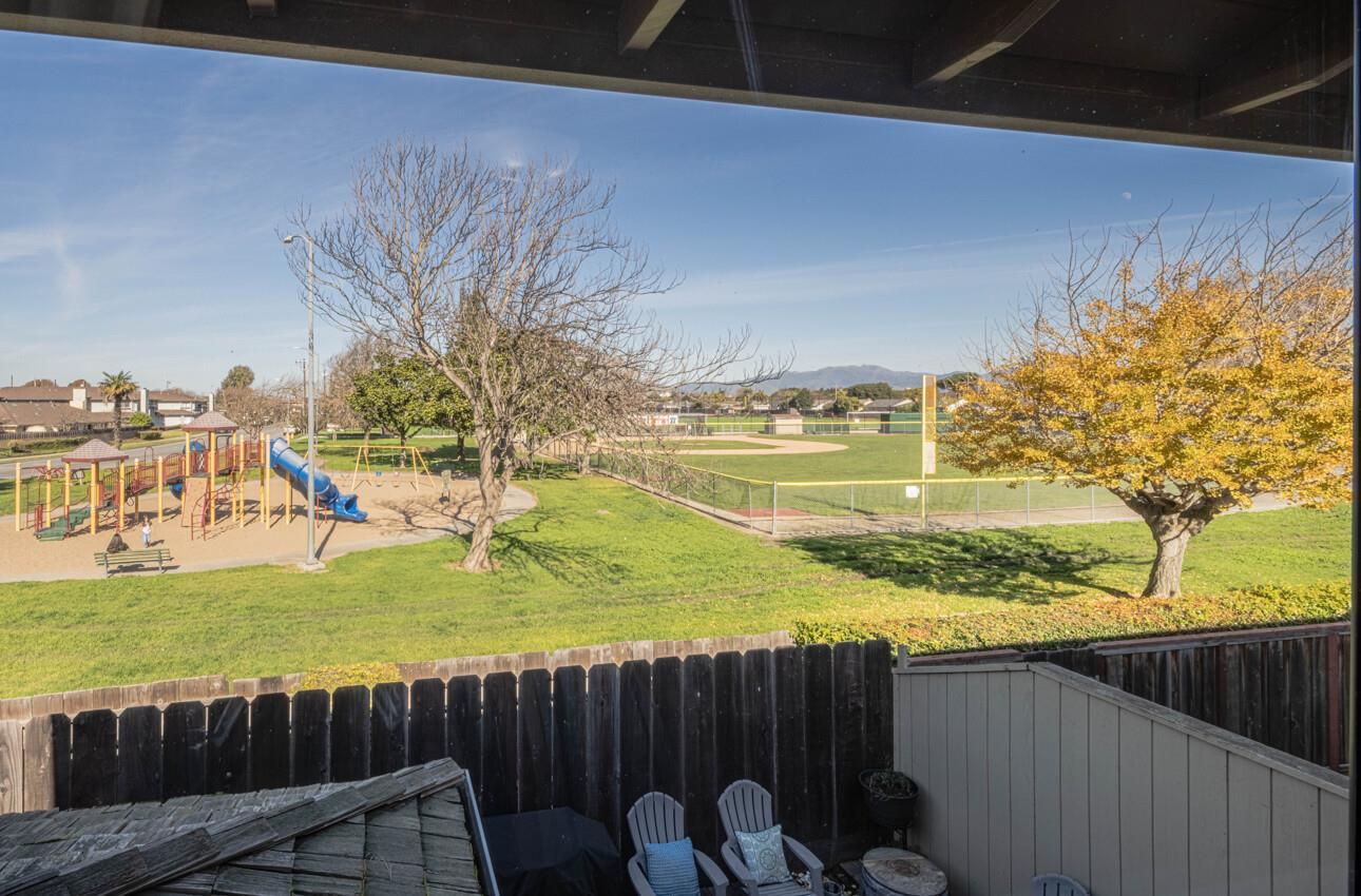 Detail Gallery Image 19 of 39 For 330 Woodside Dr #105,  Salinas,  CA 93901 - 3 Beds | 2 Baths
