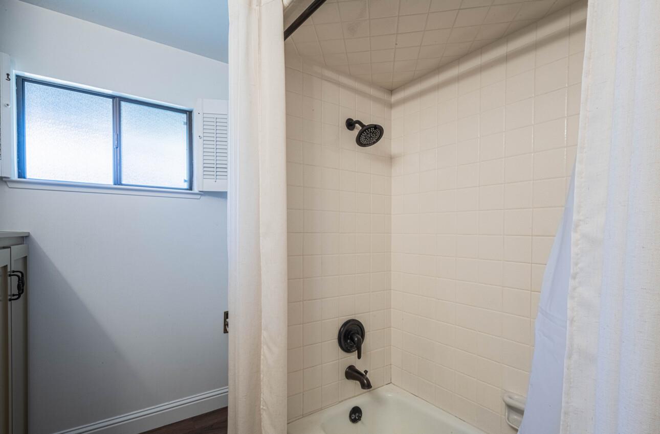 Detail Gallery Image 31 of 39 For 330 Woodside Dr #105,  Salinas,  CA 93901 - 3 Beds | 2 Baths