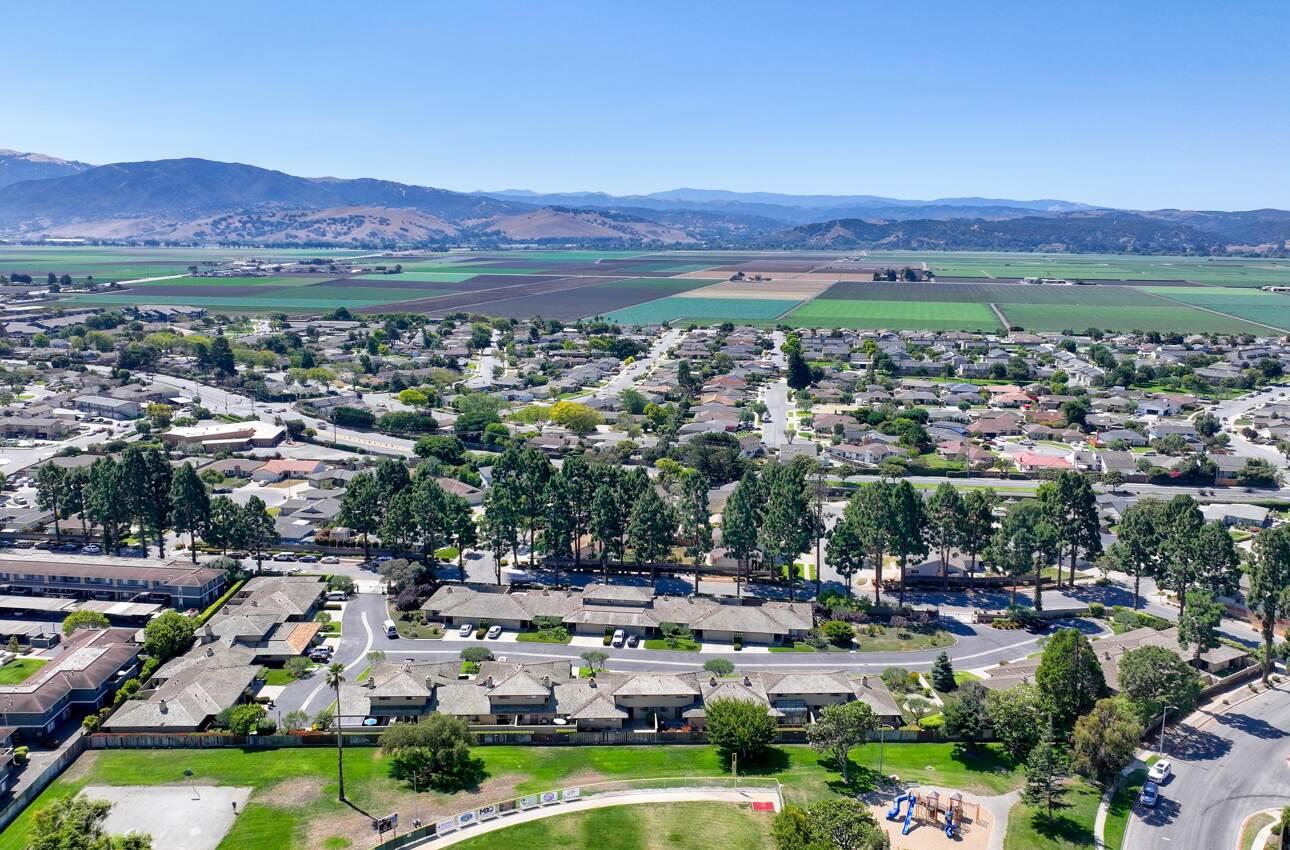 Detail Gallery Image 39 of 39 For 330 Woodside Dr #105,  Salinas,  CA 93901 - 3 Beds | 2 Baths