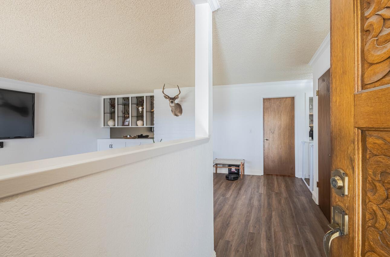 Detail Gallery Image 4 of 39 For 330 Woodside Dr #105,  Salinas,  CA 93901 - 3 Beds | 2 Baths