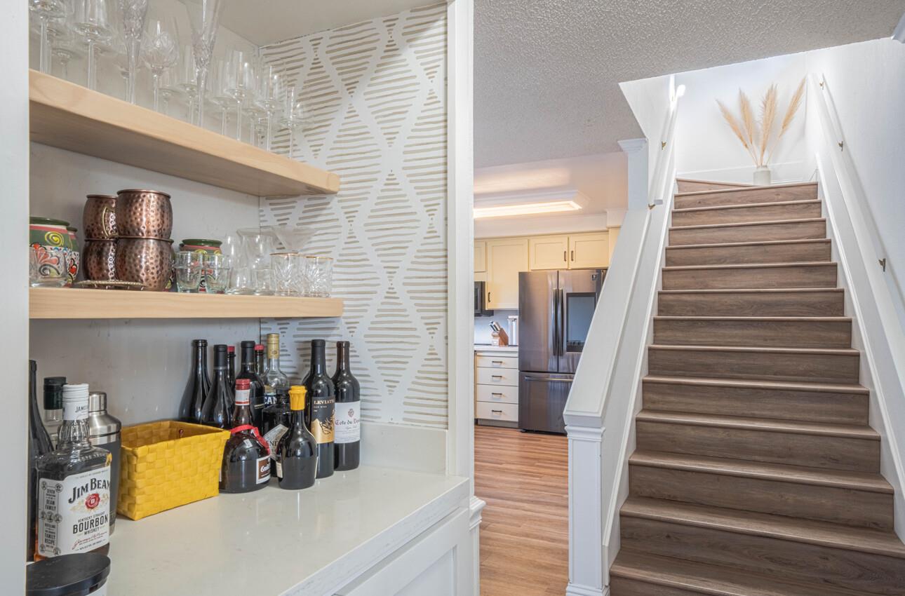 Detail Gallery Image 8 of 39 For 330 Woodside Dr #105,  Salinas,  CA 93901 - 3 Beds | 2 Baths