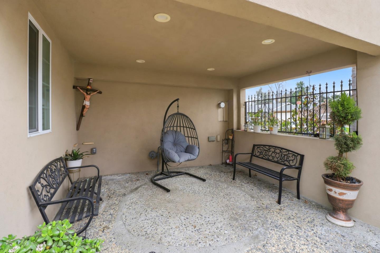 Detail Gallery Image 3 of 30 For 2252 Denair Ave, San Jose,  CA 95122 - 6 Beds | 4 Baths