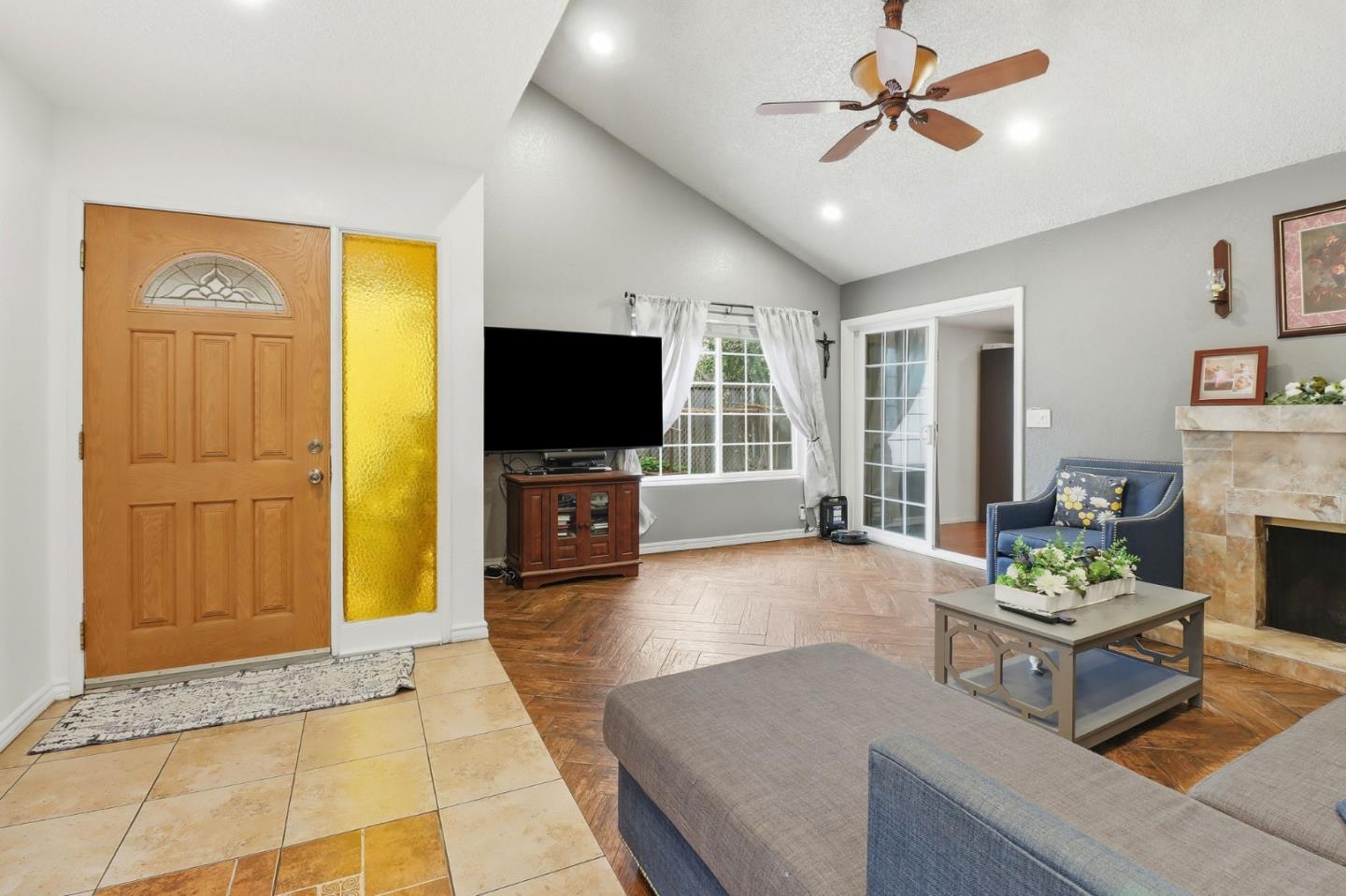 Detail Gallery Image 5 of 30 For 2252 Denair Ave, San Jose,  CA 95122 - 6 Beds | 4 Baths