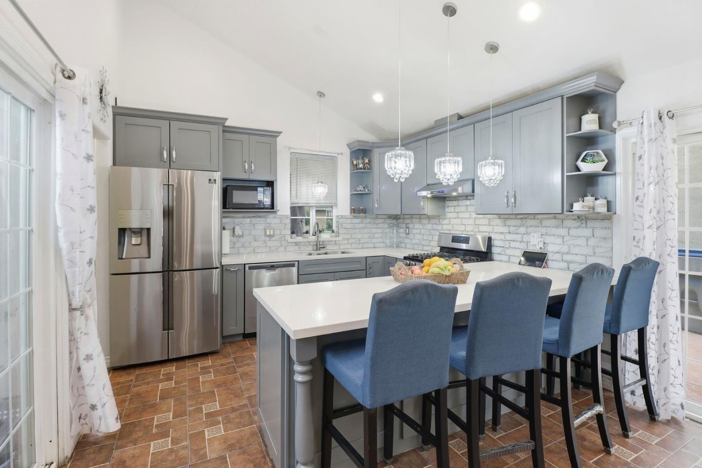 Detail Gallery Image 6 of 30 For 2252 Denair Ave, San Jose,  CA 95122 - 6 Beds | 4 Baths