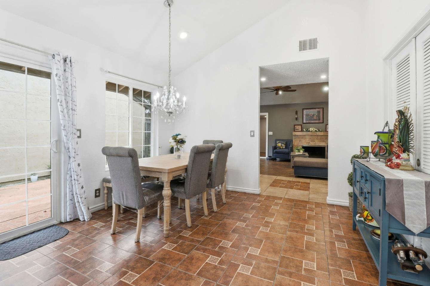 Detail Gallery Image 9 of 30 For 2252 Denair Ave, San Jose,  CA 95122 - 6 Beds | 4 Baths