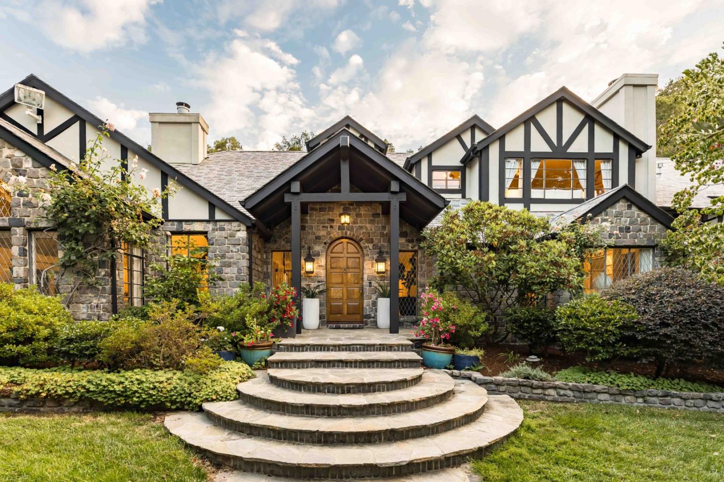 Detail Gallery Image 2 of 38 For 976 Laurel Glen Dr, Palo Alto,  CA 94304 - 6 Beds | 6/1 Baths