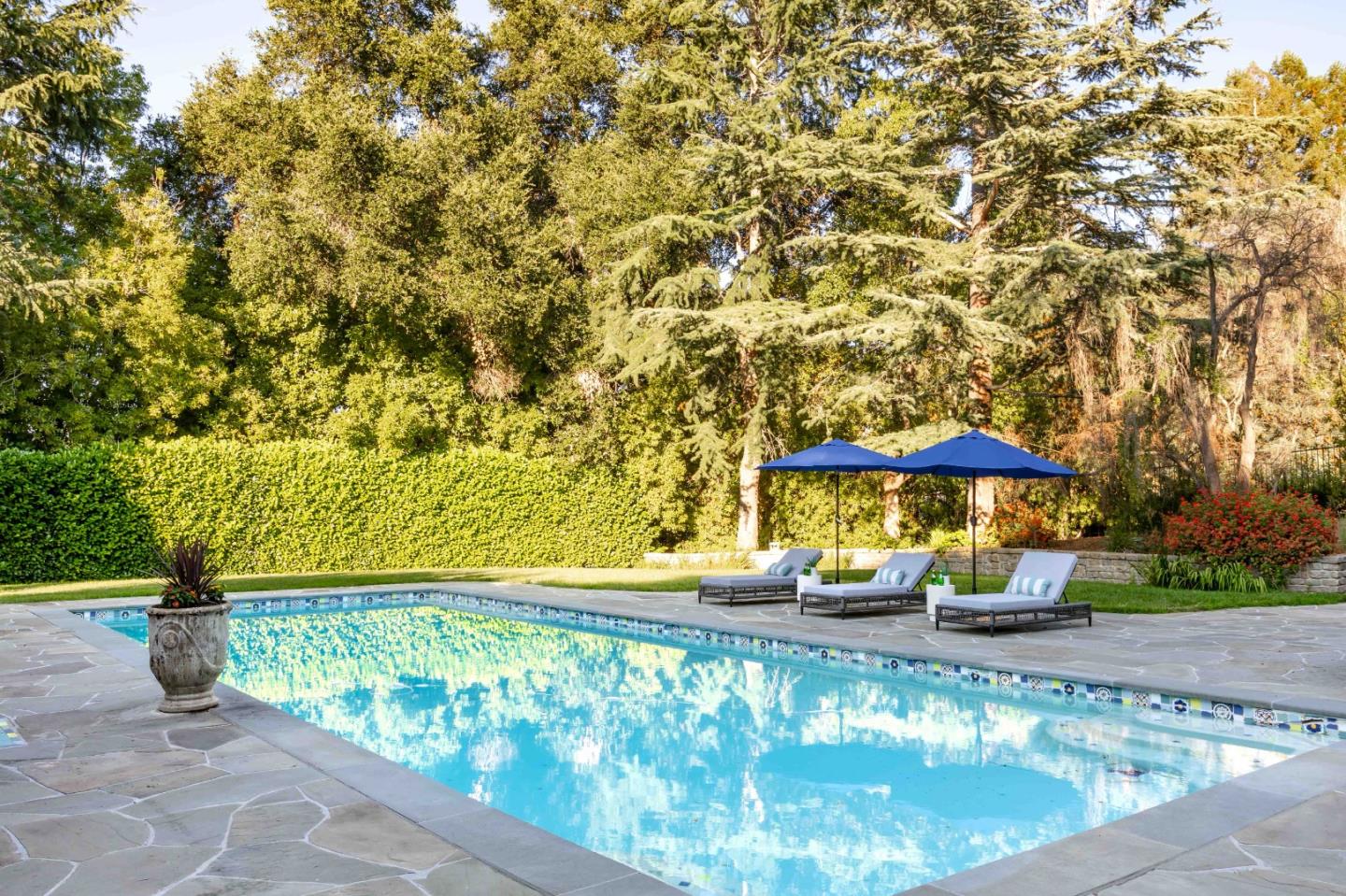 Detail Gallery Image 26 of 38 For 976 Laurel Glen Dr, Palo Alto,  CA 94304 - 6 Beds | 6/1 Baths