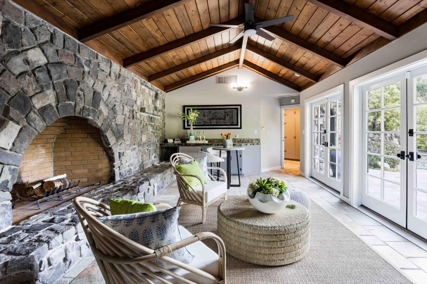 Detail Gallery Image 28 of 38 For 976 Laurel Glen Dr, Palo Alto,  CA 94304 - 6 Beds | 6/1 Baths