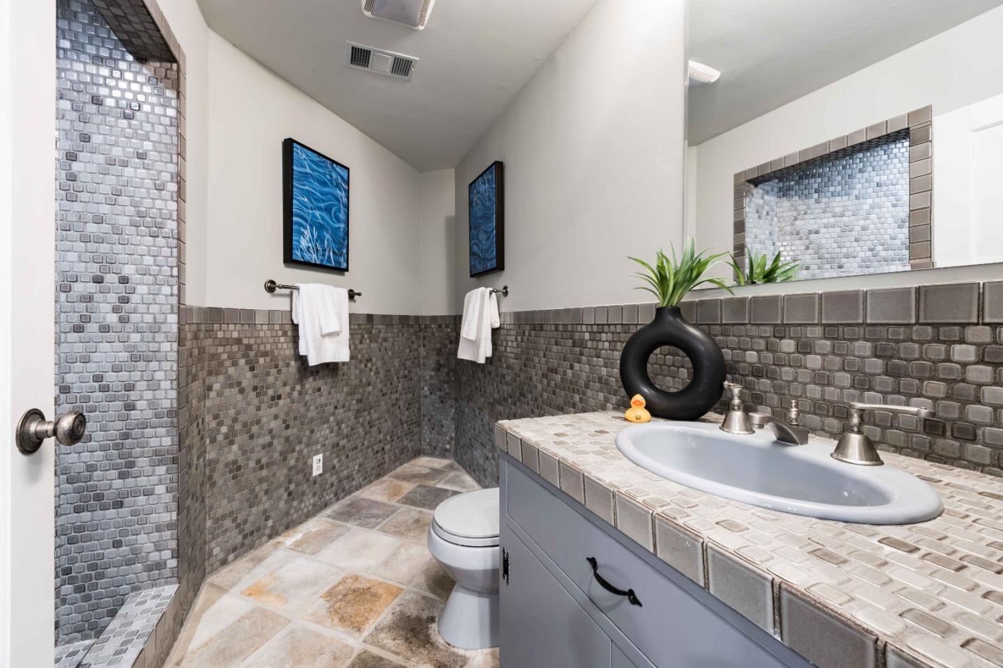 Detail Gallery Image 30 of 38 For 976 Laurel Glen Dr, Palo Alto,  CA 94304 - 6 Beds | 6/1 Baths