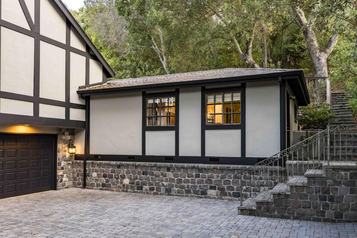 Detail Gallery Image 33 of 38 For 976 Laurel Glen Dr, Palo Alto,  CA 94304 - 6 Beds | 6/1 Baths