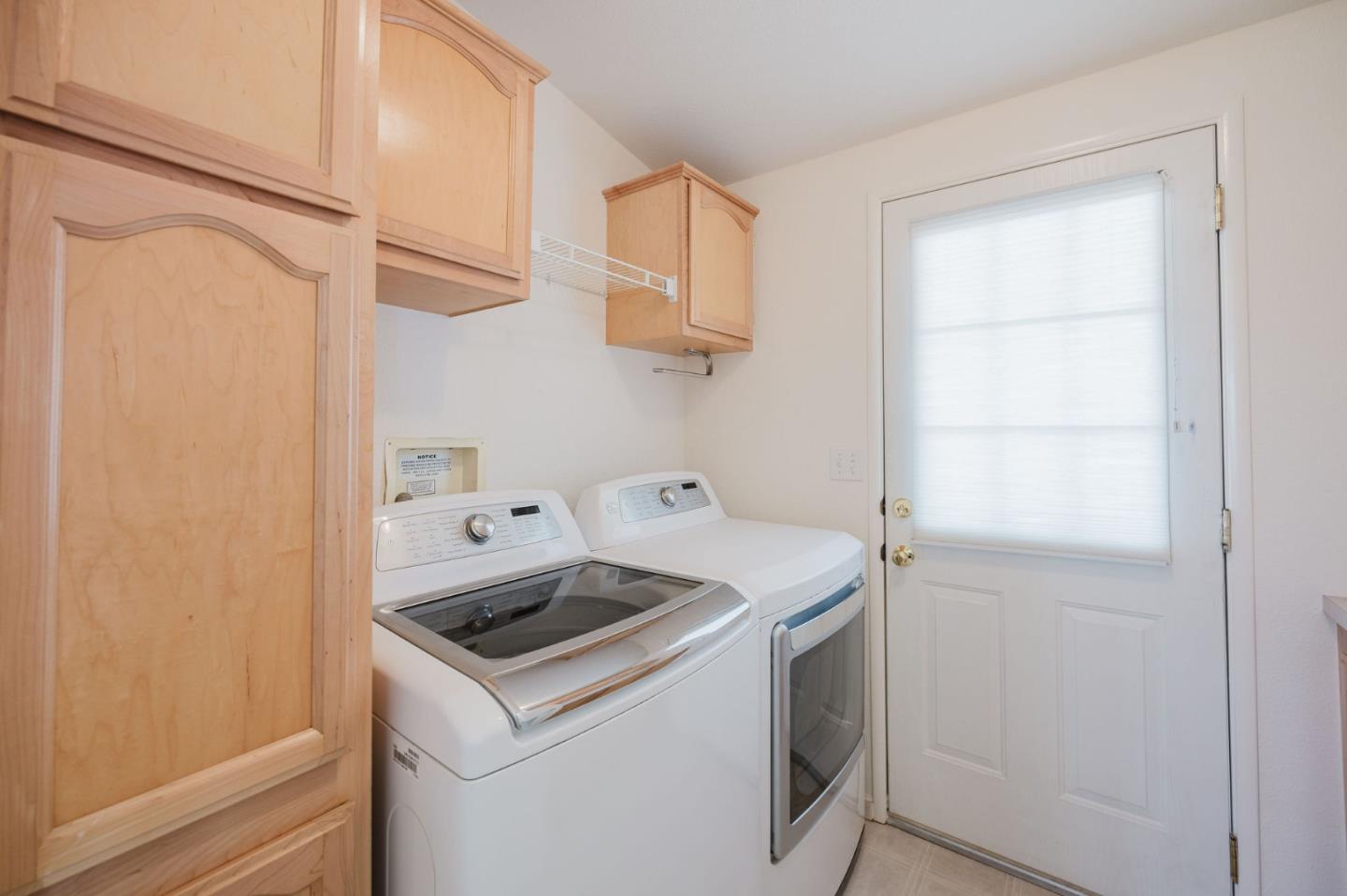 Detail Gallery Image 9 of 20 For 6 Sunset Terrace #6,  Half Moon Bay,  CA 94019 - 2 Beds | 2 Baths