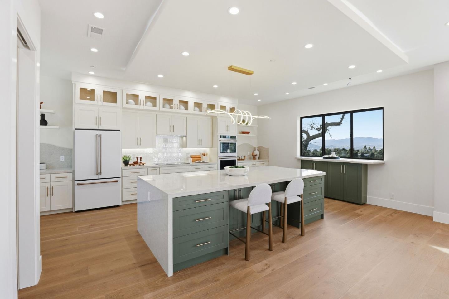 Detail Gallery Image 13 of 65 For 15860 Jackson Oaks Dr, Morgan Hill,  CA 95037 - 6 Beds | 6/1 Baths