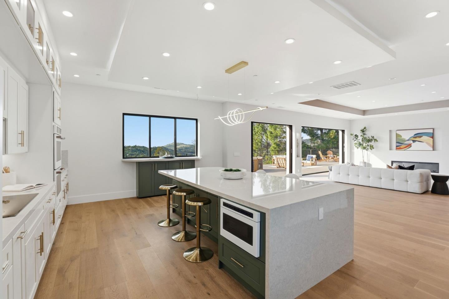 Detail Gallery Image 14 of 65 For 15860 Jackson Oaks Dr, Morgan Hill,  CA 95037 - 6 Beds | 6/1 Baths