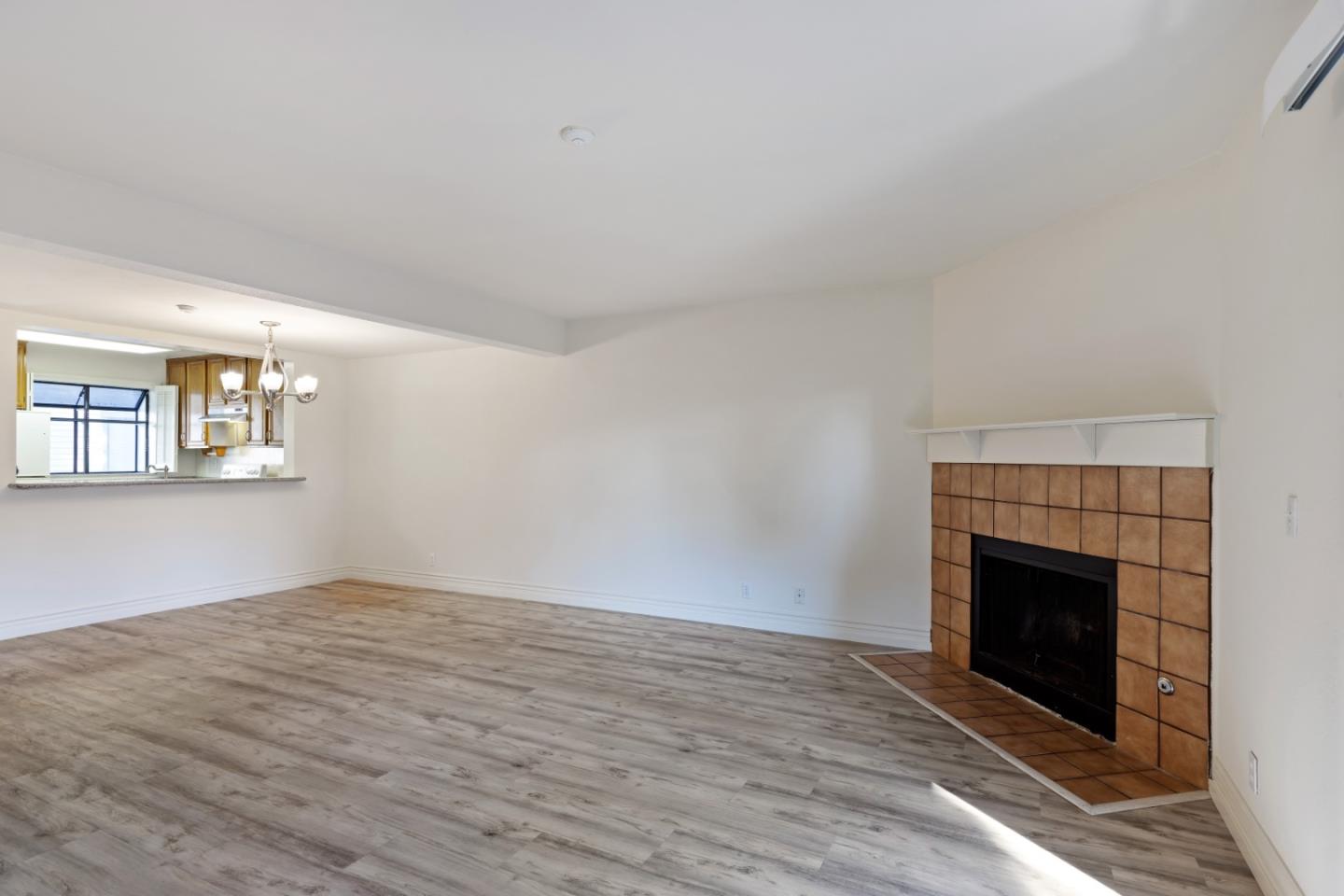 Detail Gallery Image 10 of 39 For 6001 Joaquin Murieta Ave #C,  Newark,  CA 94560 - 3 Beds | 2/1 Baths