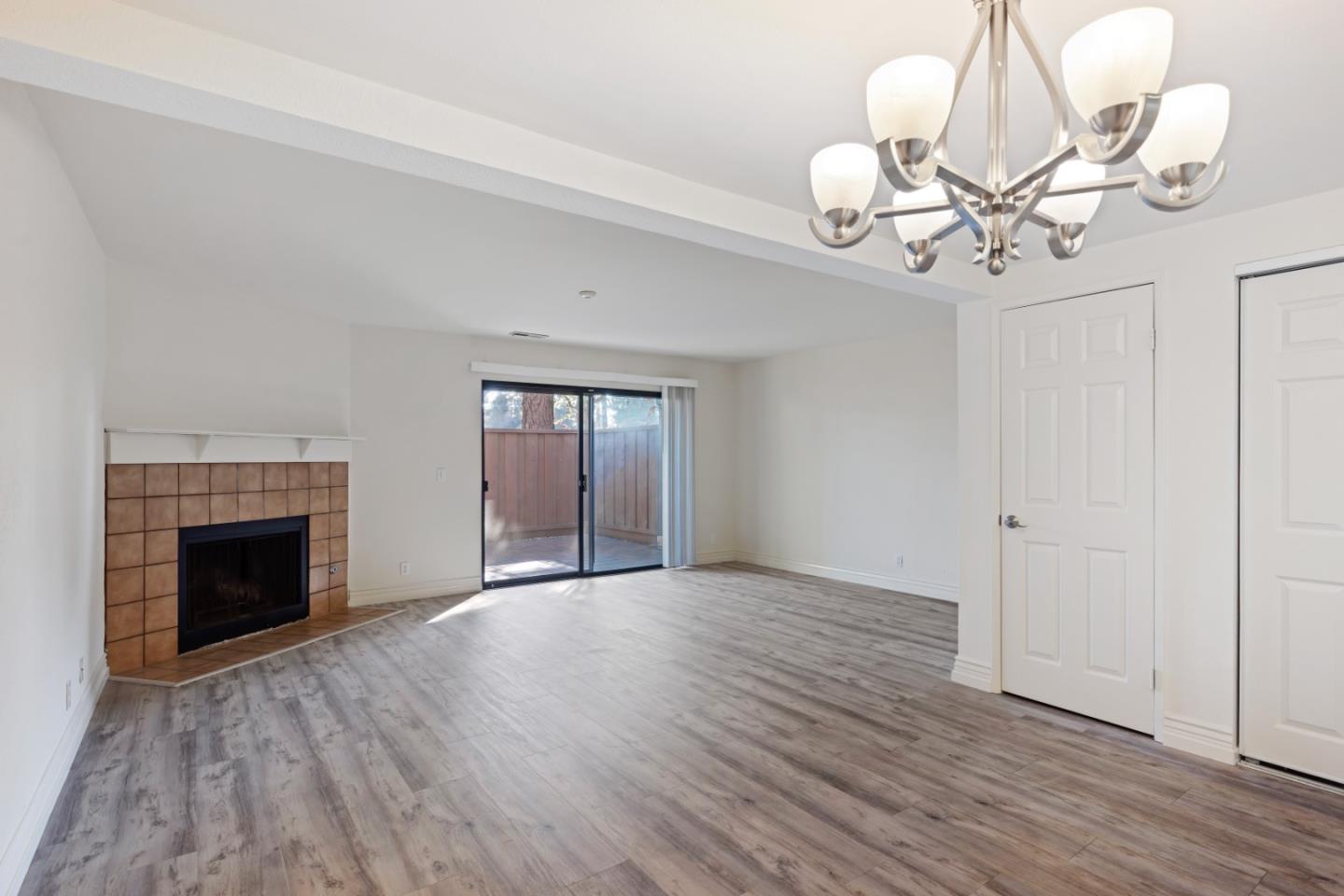 Detail Gallery Image 12 of 39 For 6001 Joaquin Murieta Ave #C,  Newark,  CA 94560 - 3 Beds | 2/1 Baths