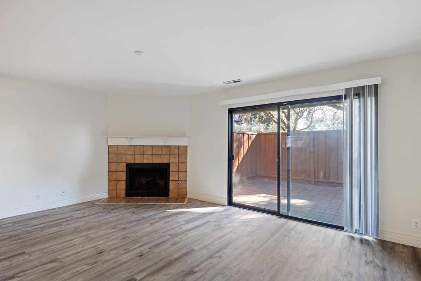 Detail Gallery Image 13 of 39 For 6001 Joaquin Murieta Ave #C,  Newark,  CA 94560 - 3 Beds | 2/1 Baths