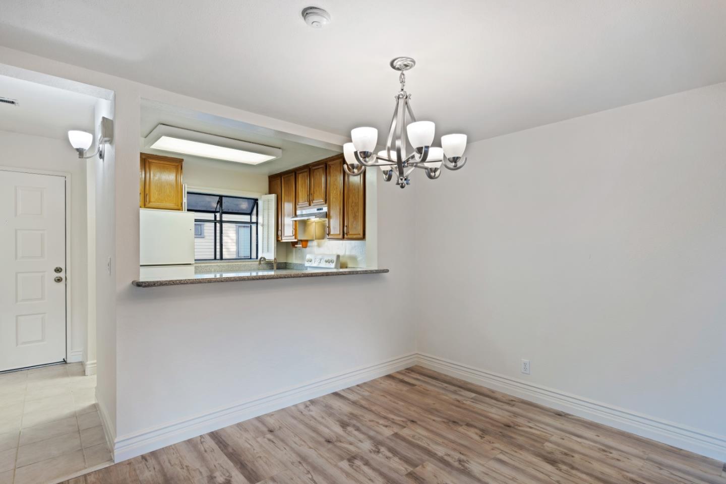 Detail Gallery Image 15 of 39 For 6001 Joaquin Murieta Ave #C,  Newark,  CA 94560 - 3 Beds | 2/1 Baths