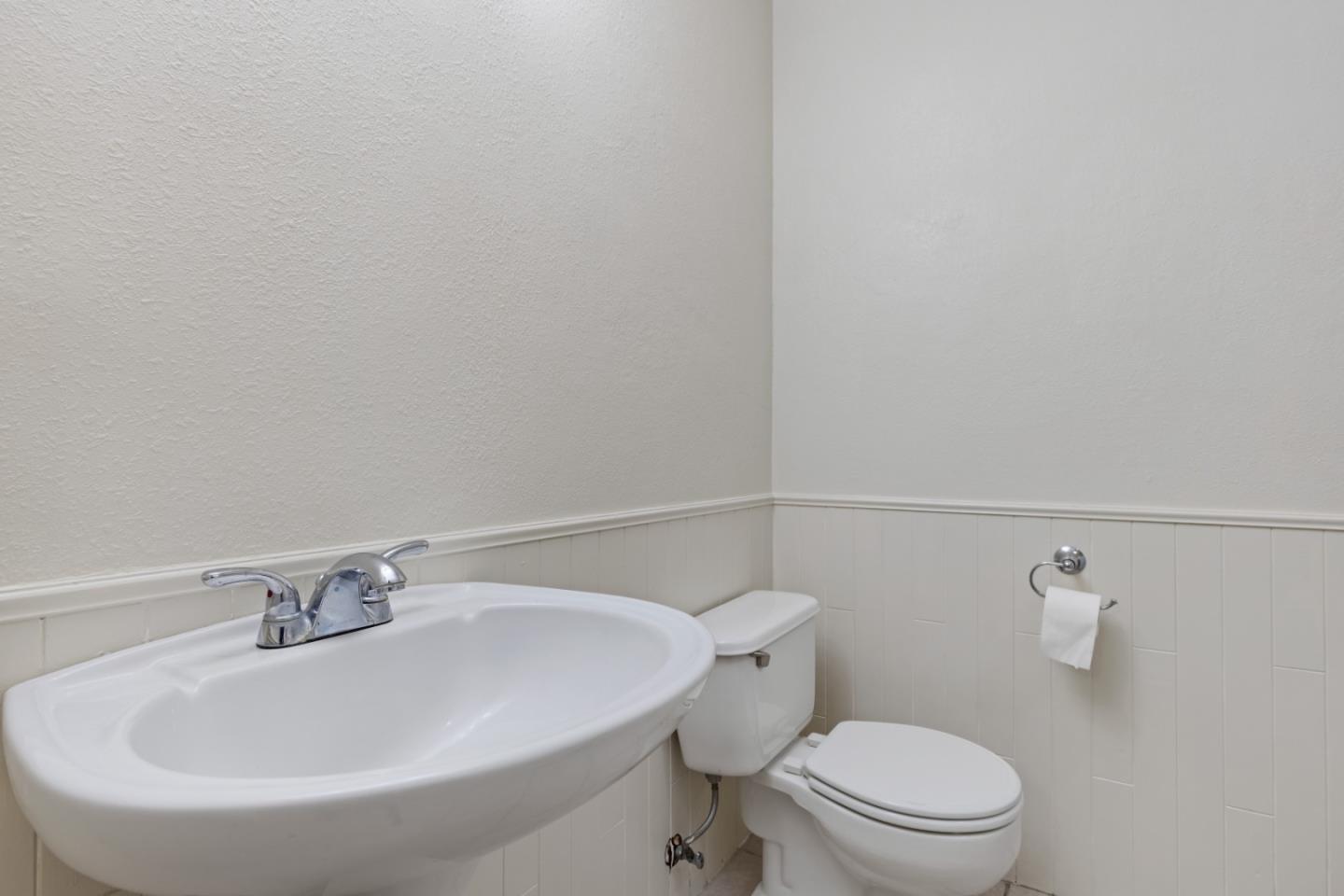 Detail Gallery Image 17 of 39 For 6001 Joaquin Murieta Ave #C,  Newark,  CA 94560 - 3 Beds | 2/1 Baths