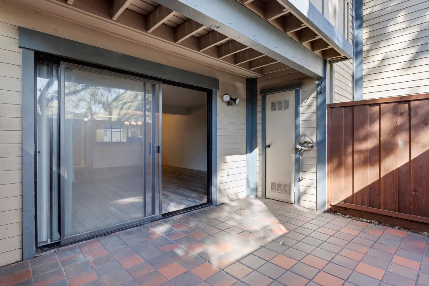 Detail Gallery Image 21 of 39 For 6001 Joaquin Murieta Ave #C,  Newark,  CA 94560 - 3 Beds | 2/1 Baths