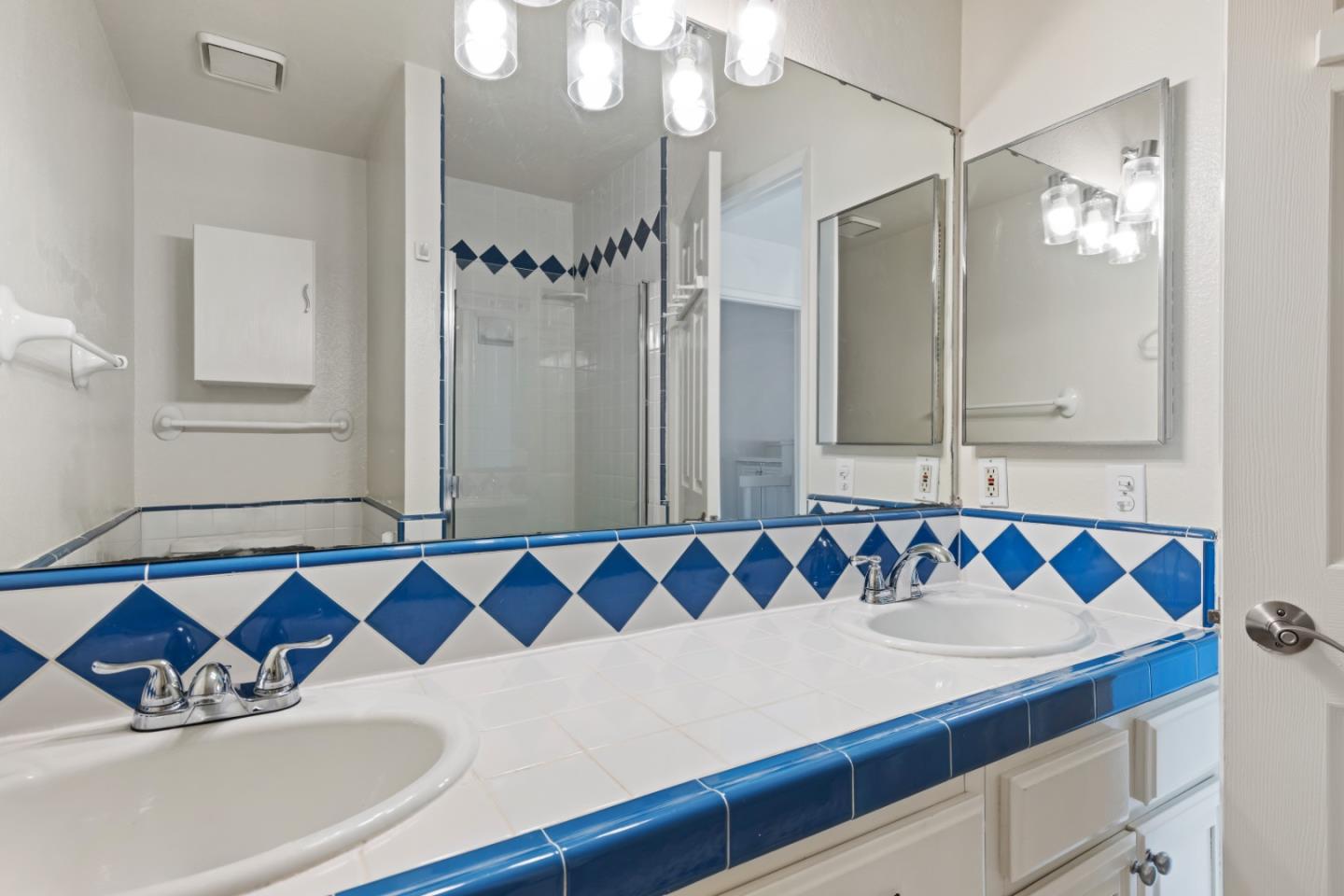 Detail Gallery Image 29 of 39 For 6001 Joaquin Murieta Ave #C,  Newark,  CA 94560 - 3 Beds | 2/1 Baths