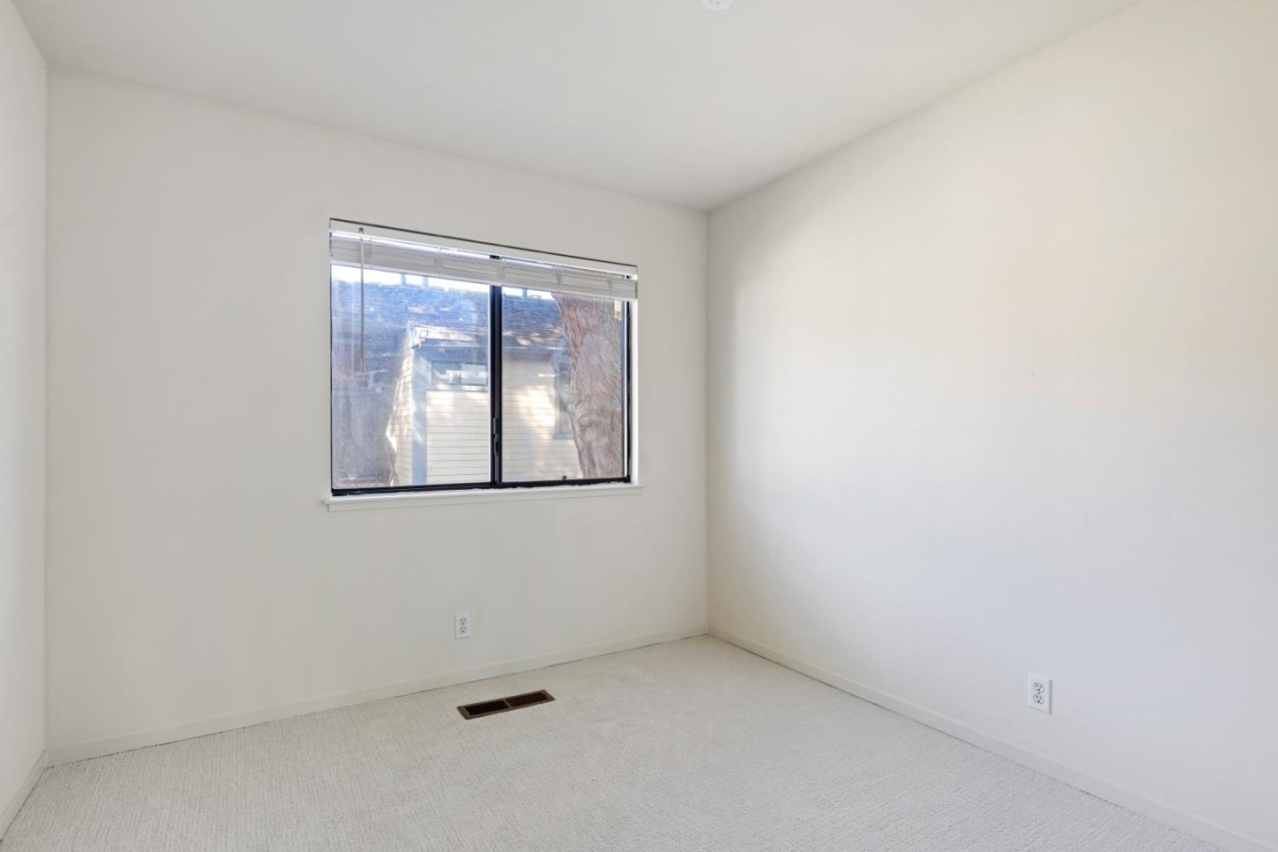 Detail Gallery Image 34 of 39 For 6001 Joaquin Murieta Ave #C,  Newark,  CA 94560 - 3 Beds | 2/1 Baths