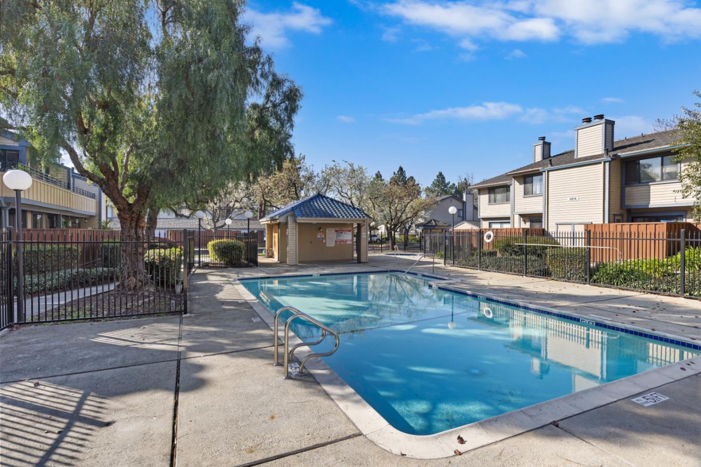 Detail Gallery Image 37 of 39 For 6001 Joaquin Murieta Ave #C,  Newark,  CA 94560 - 3 Beds | 2/1 Baths