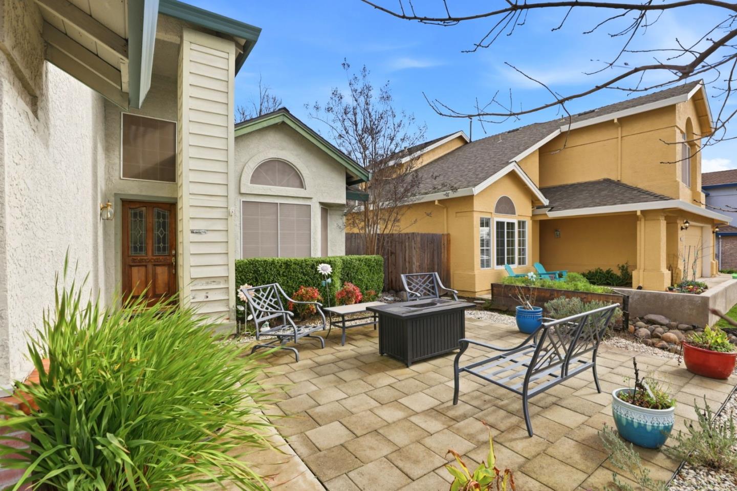 Detail Gallery Image 4 of 46 For 5621 Adobe Rd, Rocklin,  CA 95765 - 4 Beds | 3 Baths