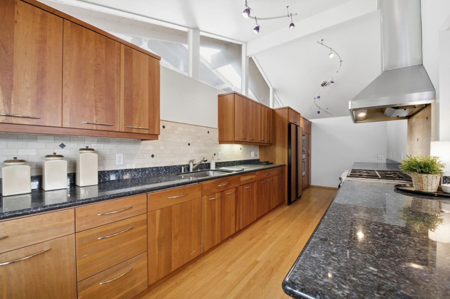 Detail Gallery Image 16 of 35 For 2401 Ardee Ln, South San Francisco,  CA 94080 - 4 Beds | 3 Baths