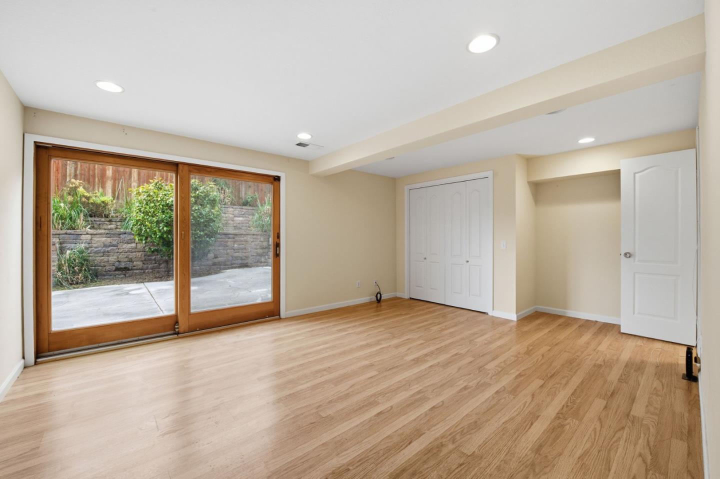 Detail Gallery Image 7 of 35 For 2401 Ardee Ln, South San Francisco,  CA 94080 - 4 Beds | 3 Baths