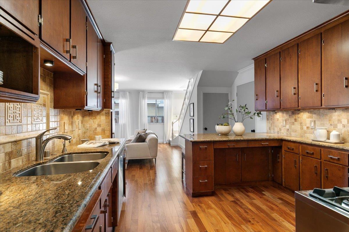 Detail Gallery Image 11 of 44 For 439 Novato Ave, Sunnyvale,  CA 94086 - 5 Beds | 3 Baths