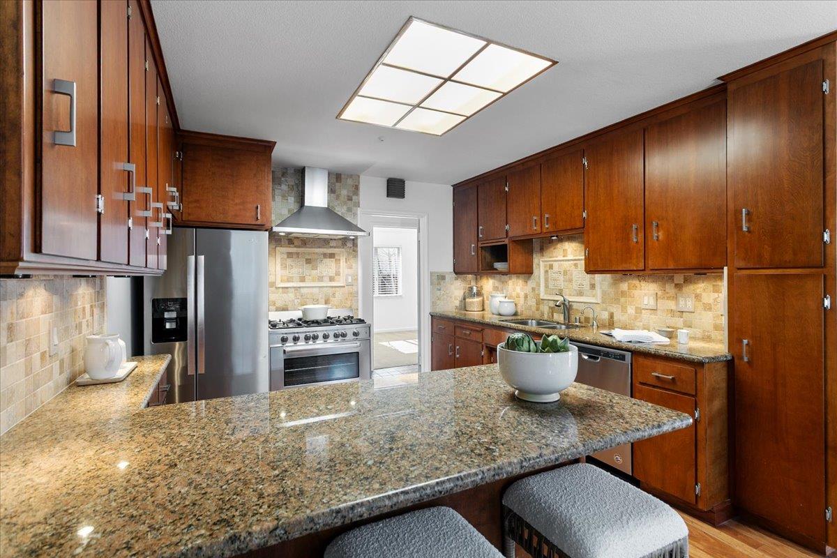 Detail Gallery Image 13 of 44 For 439 Novato Ave, Sunnyvale,  CA 94086 - 5 Beds | 3 Baths