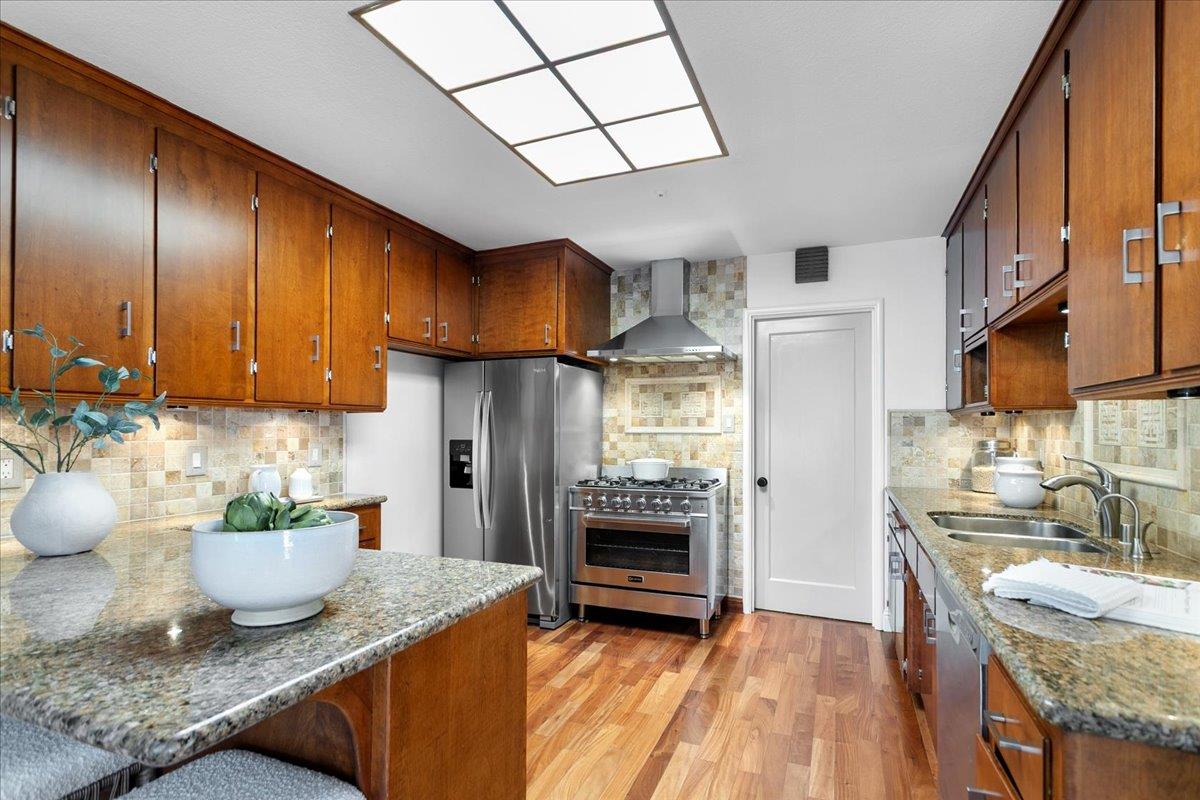 Detail Gallery Image 15 of 44 For 439 Novato Ave, Sunnyvale,  CA 94086 - 5 Beds | 3 Baths