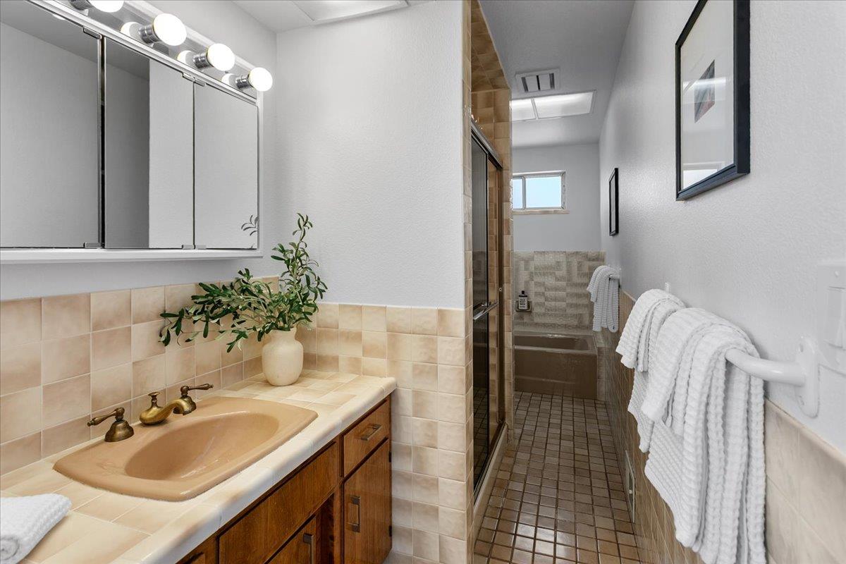 Detail Gallery Image 32 of 44 For 439 Novato Ave, Sunnyvale,  CA 94086 - 5 Beds | 3 Baths