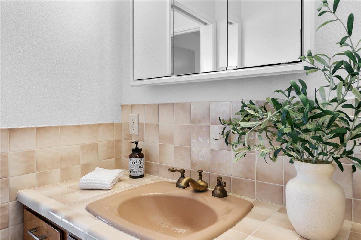 Detail Gallery Image 33 of 44 For 439 Novato Ave, Sunnyvale,  CA 94086 - 5 Beds | 3 Baths