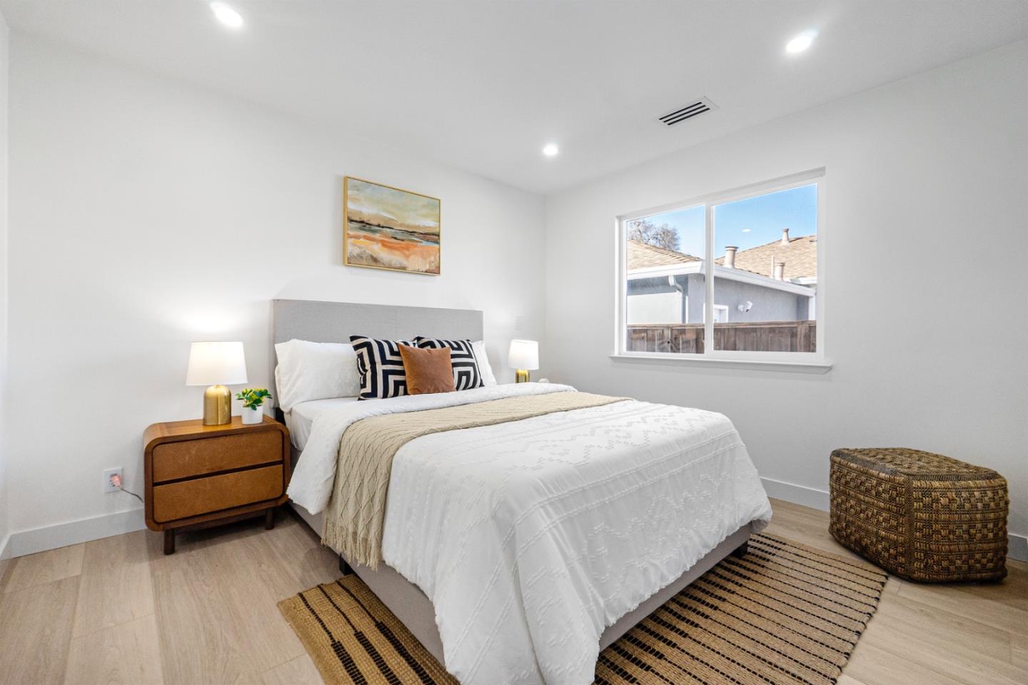 Detail Gallery Image 11 of 29 For 556 N Clover Ave, San Jose,  CA 95128 - 4 Beds | 2/1 Baths