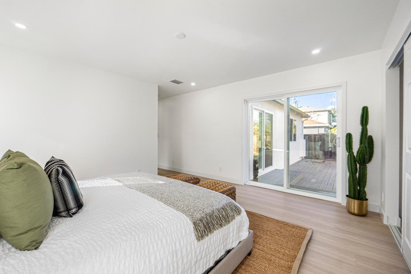 Detail Gallery Image 13 of 29 For 556 N Clover Ave, San Jose,  CA 95128 - 4 Beds | 2/1 Baths