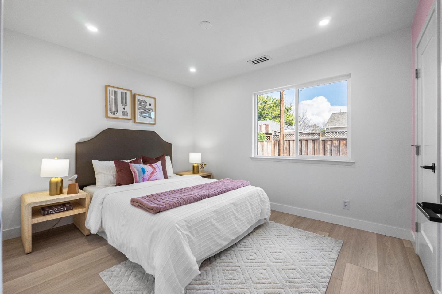 Detail Gallery Image 14 of 29 For 556 N Clover Ave, San Jose,  CA 95128 - 4 Beds | 2/1 Baths