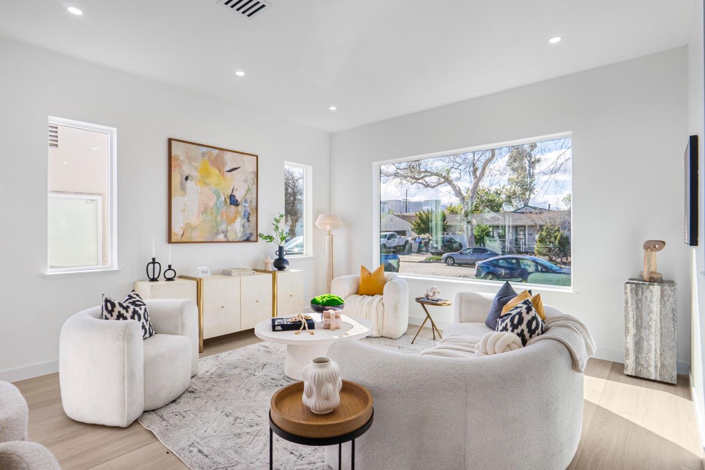 Detail Gallery Image 3 of 29 For 556 N Clover Ave, San Jose,  CA 95128 - 4 Beds | 2/1 Baths