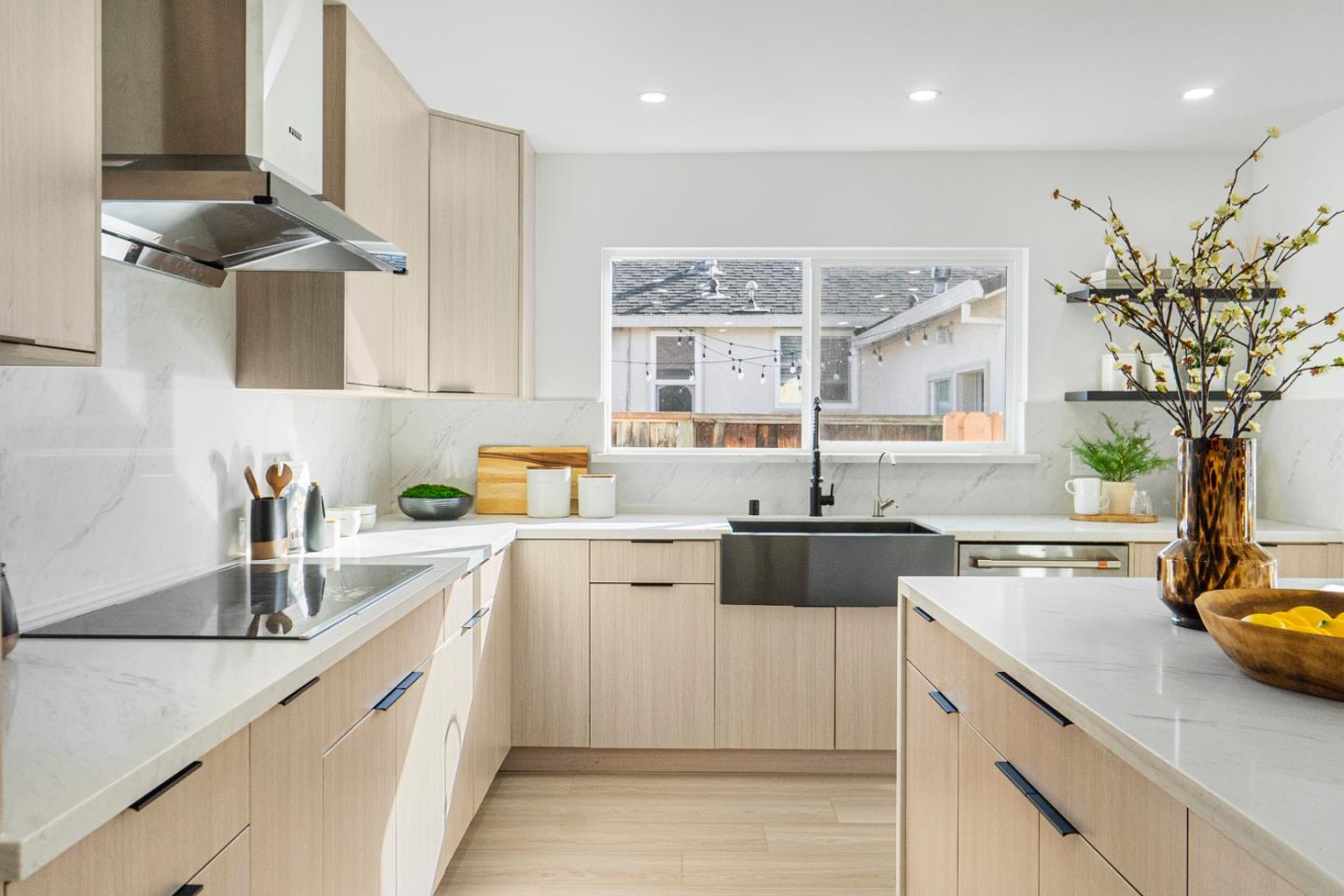 Detail Gallery Image 5 of 29 For 556 N Clover Ave, San Jose,  CA 95128 - 4 Beds | 2/1 Baths