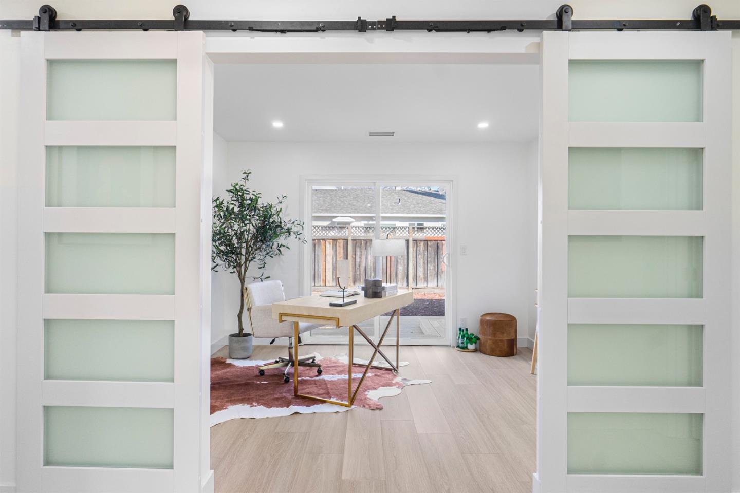 Detail Gallery Image 9 of 29 For 556 N Clover Ave, San Jose,  CA 95128 - 4 Beds | 2/1 Baths