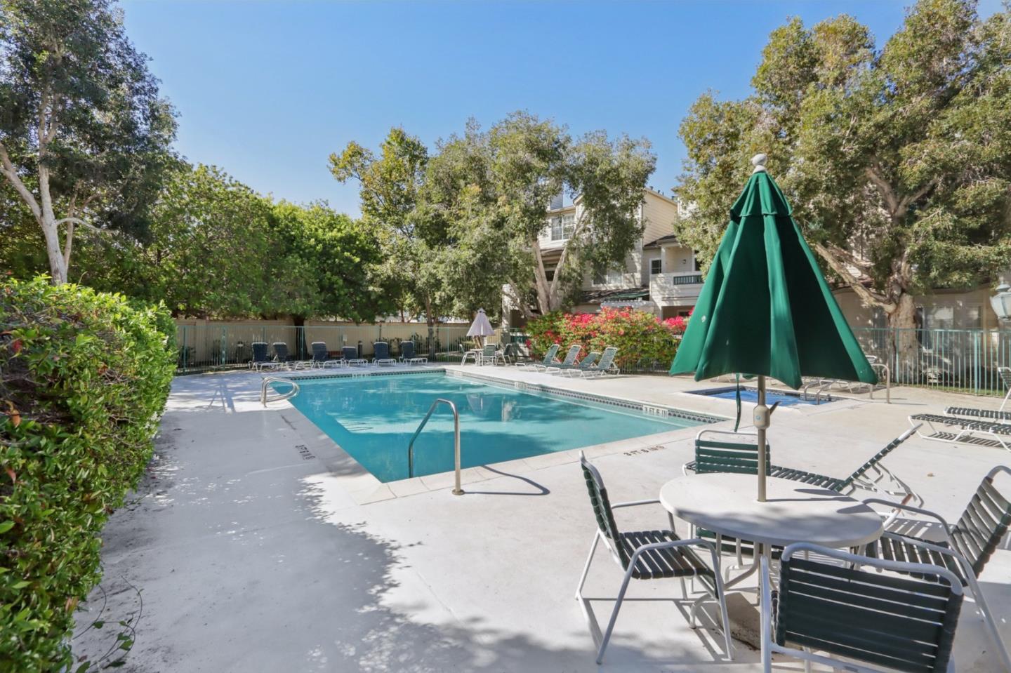 Detail Gallery Image 31 of 45 For 2508 Hastings Shore Ln, Redwood City,  CA 94065 - 2 Beds | 2 Baths