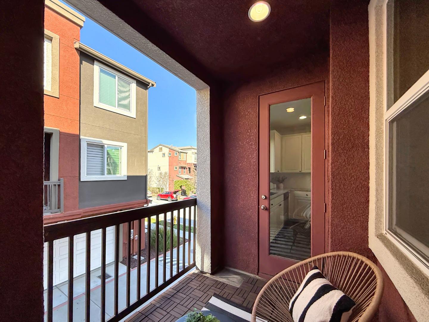 Detail Gallery Image 12 of 34 For 1053 Eagle Way, San Jose,  CA 95131 - 4 Beds | 3/1 Baths