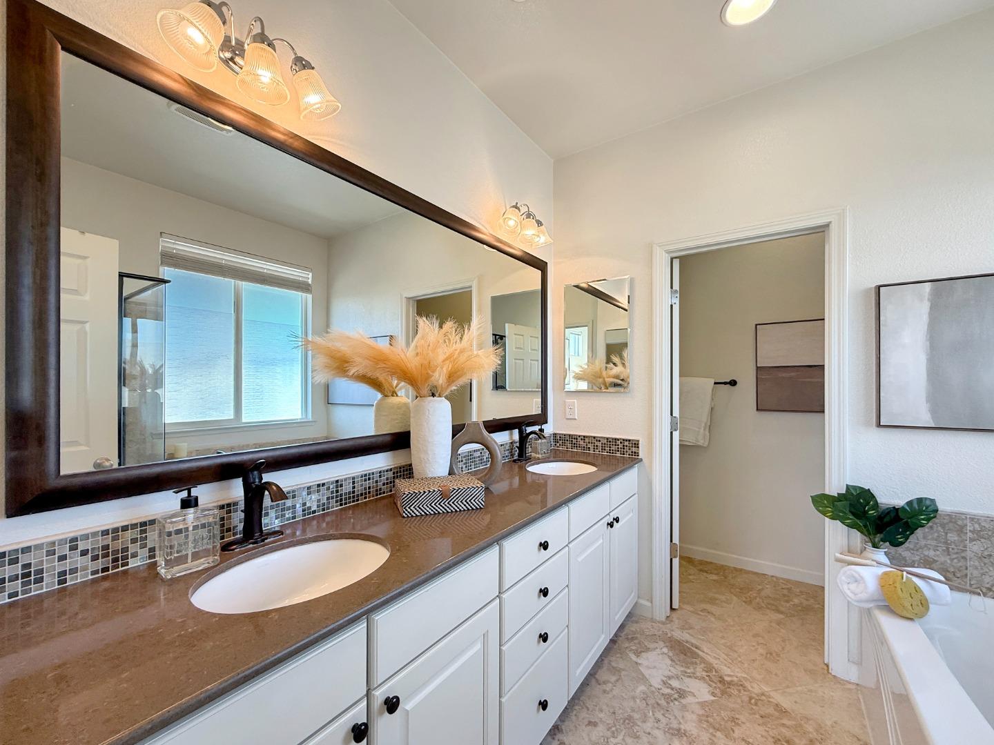 Detail Gallery Image 20 of 34 For 1053 Eagle Way, San Jose,  CA 95131 - 4 Beds | 3/1 Baths