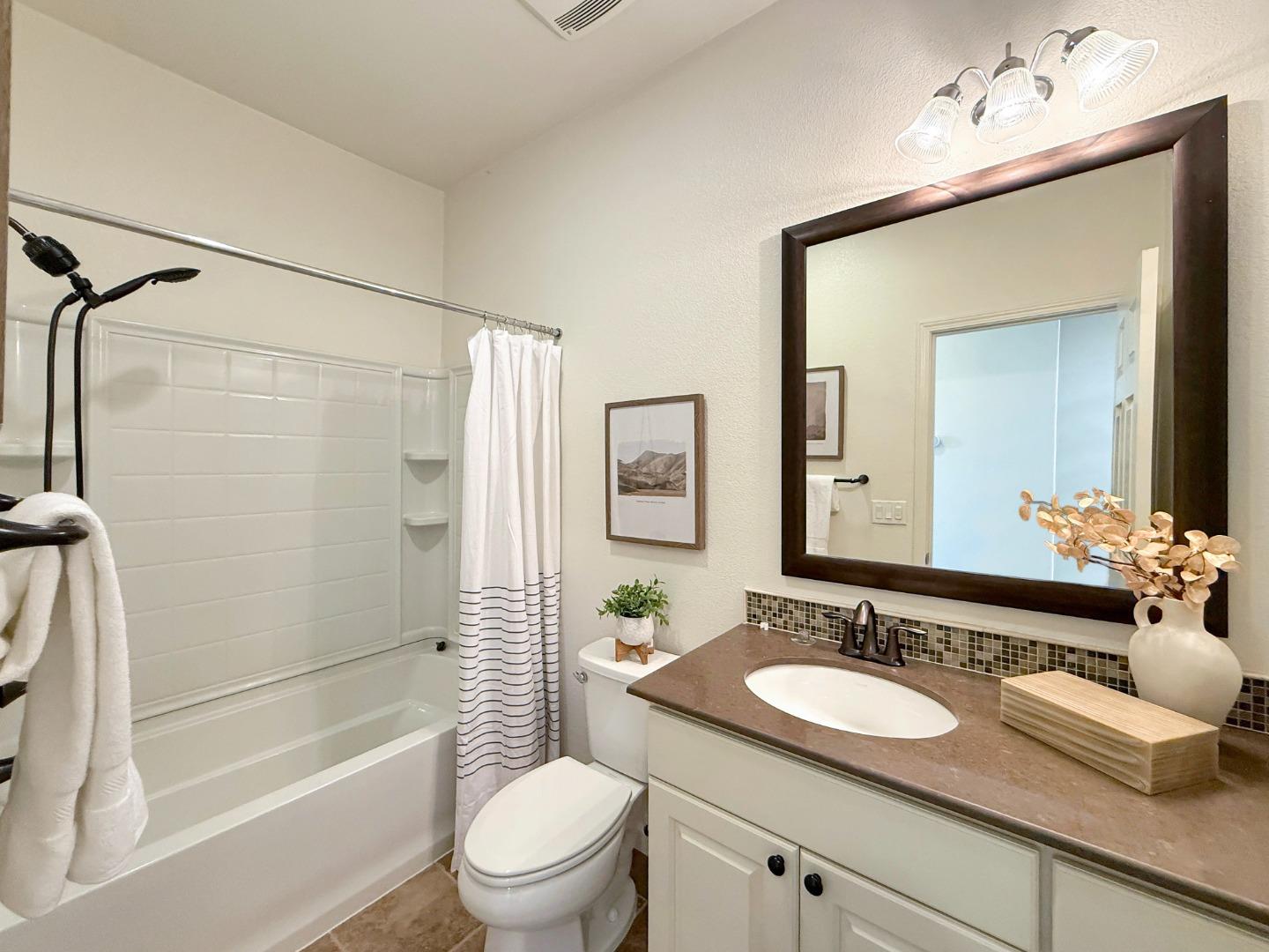 Detail Gallery Image 25 of 34 For 1053 Eagle Way, San Jose,  CA 95131 - 4 Beds | 3/1 Baths