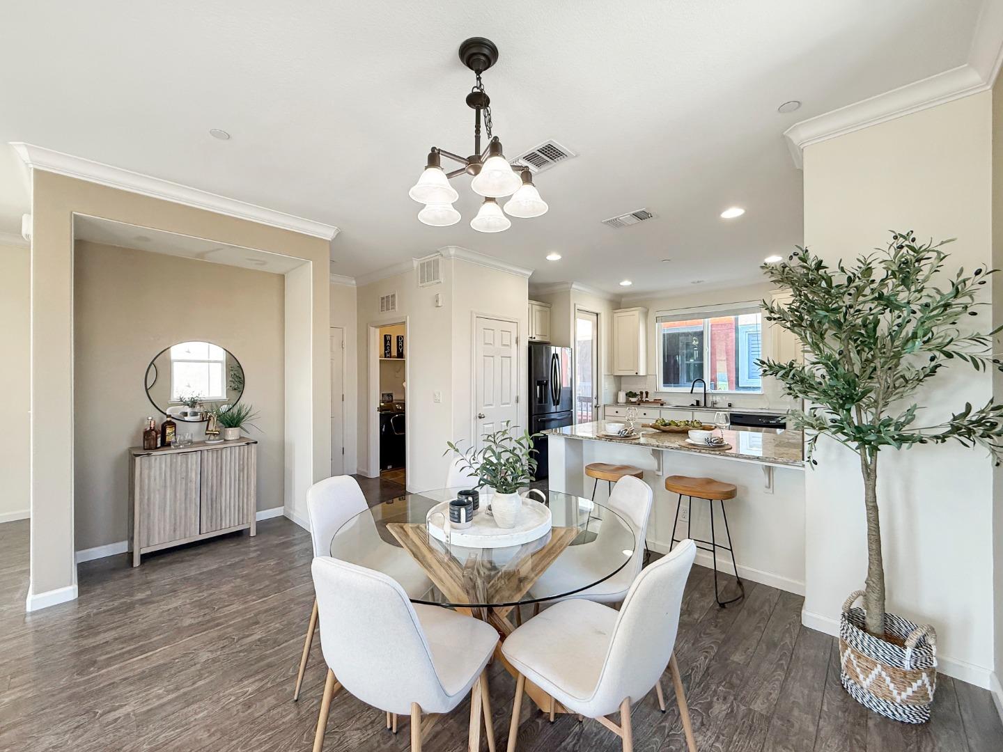 Detail Gallery Image 7 of 34 For 1053 Eagle Way, San Jose,  CA 95131 - 4 Beds | 3/1 Baths